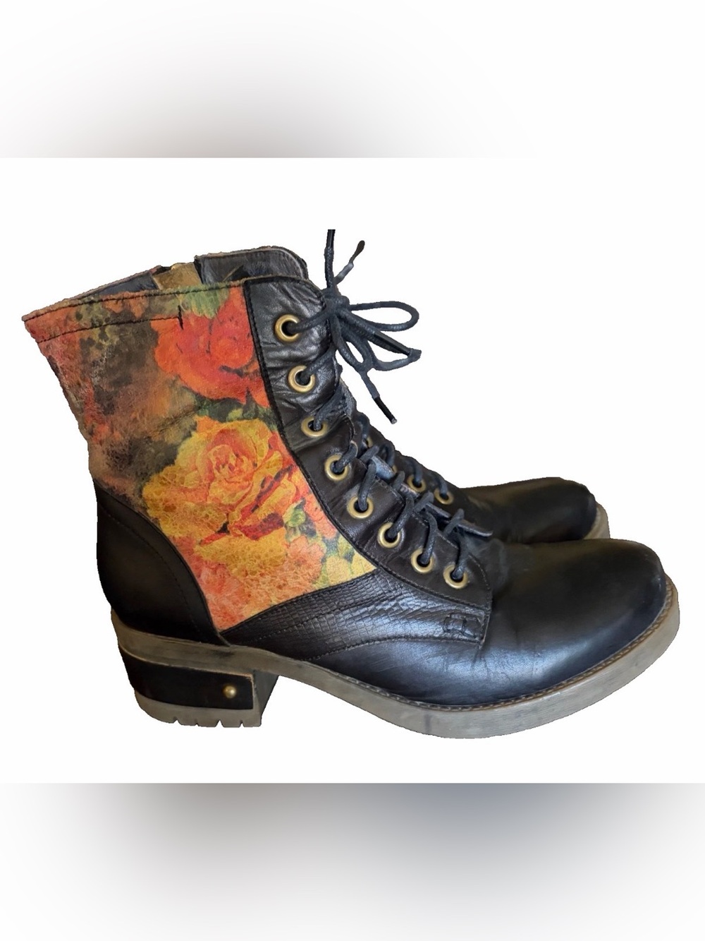 L’ARTISTE FLORAL  LACE UP BOOTS - BLACK WITH TAPESTRY FLORAL PATTERN SIZE 37